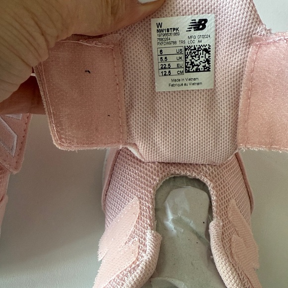 New Balance
Kids' New-B First Sneaker - Picture 2 of 3